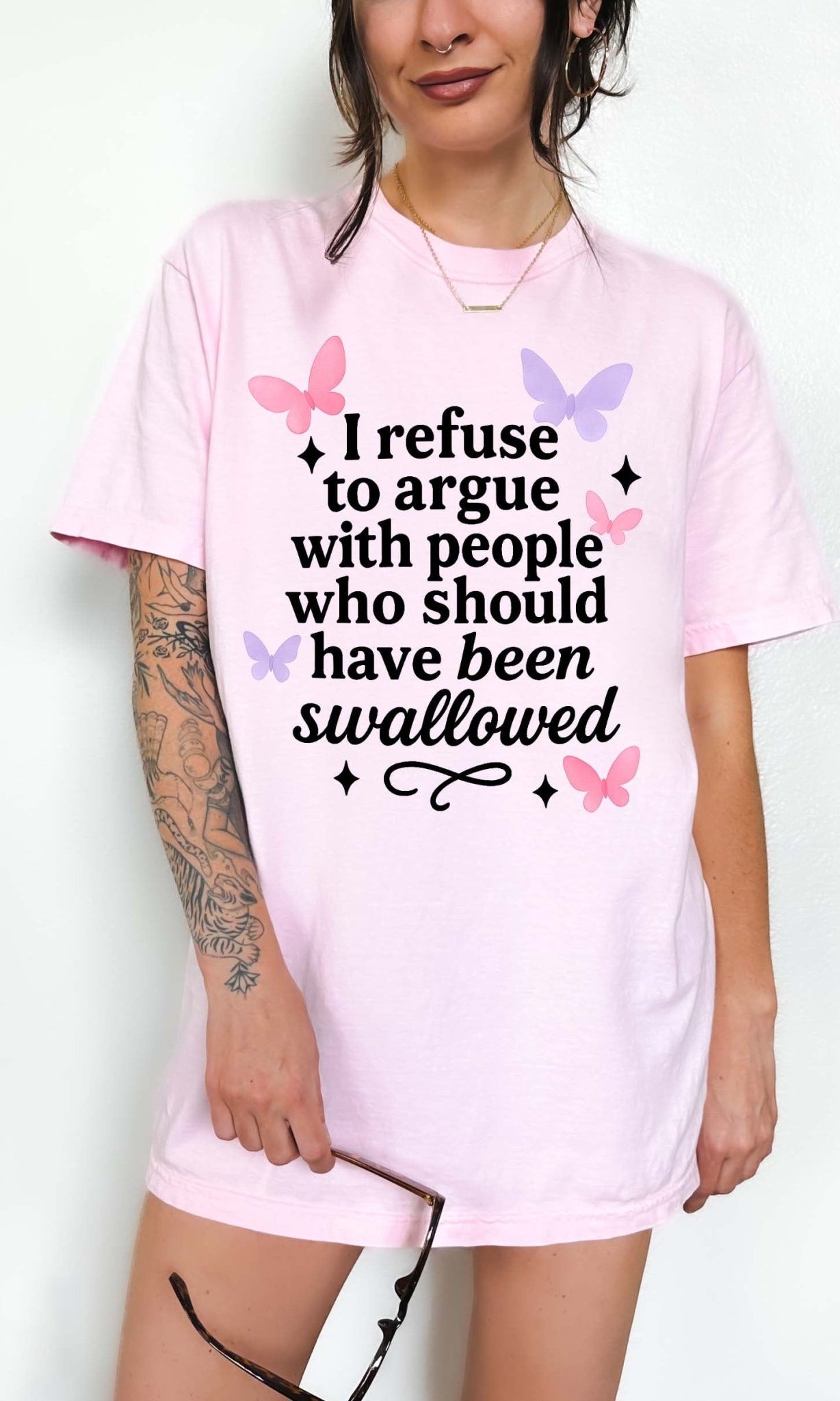 Funny sarcastic t-shirt with bold text about refusing to argue and humorous rude statement design