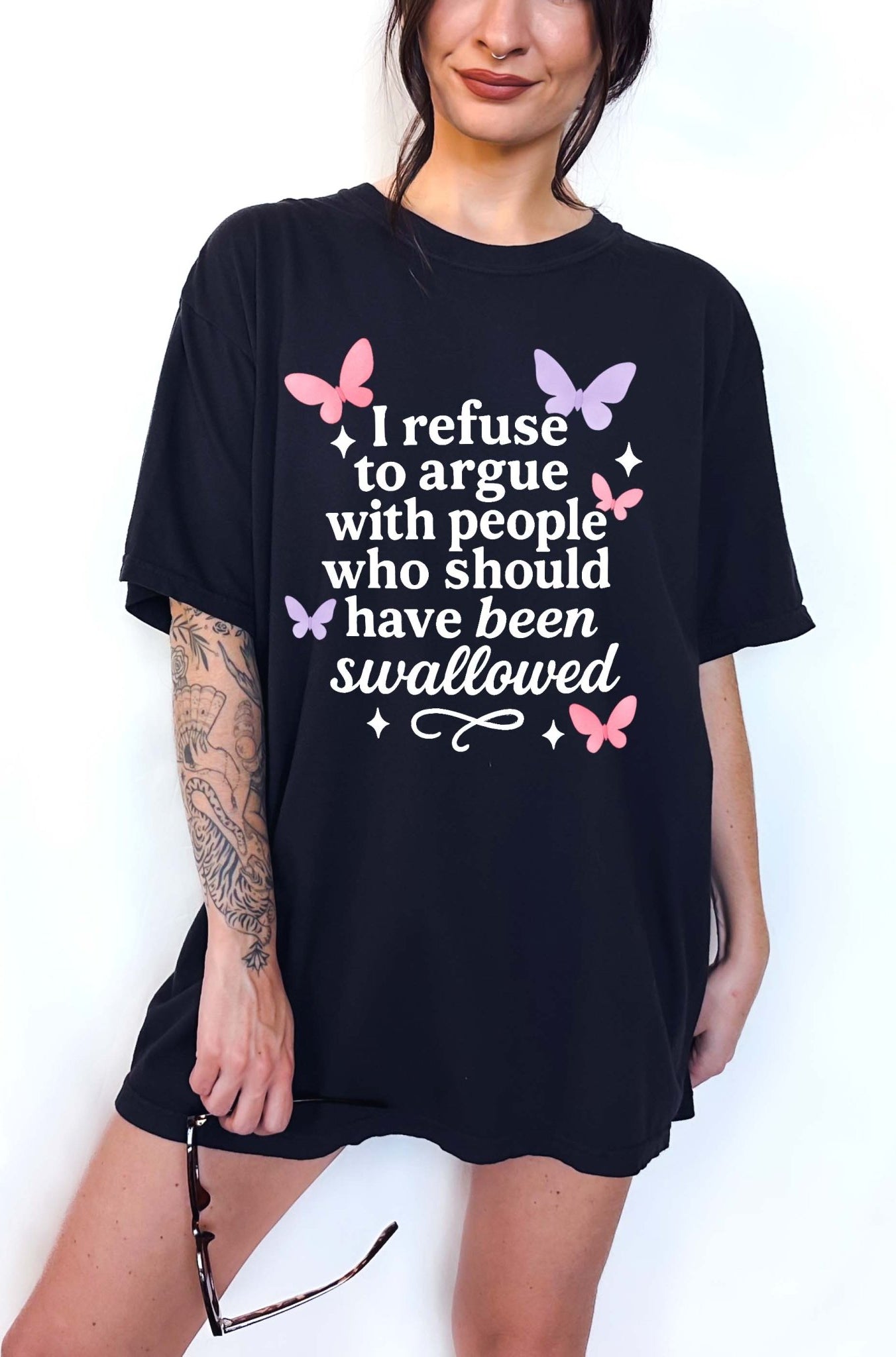 Funny sarcastic t-shirt with bold text about refusing to argue and humorous rude statement design