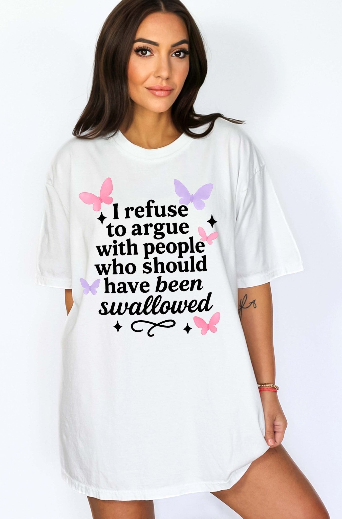 Funny sarcastic t-shirt with bold text about refusing to argue and humorous rude statement design