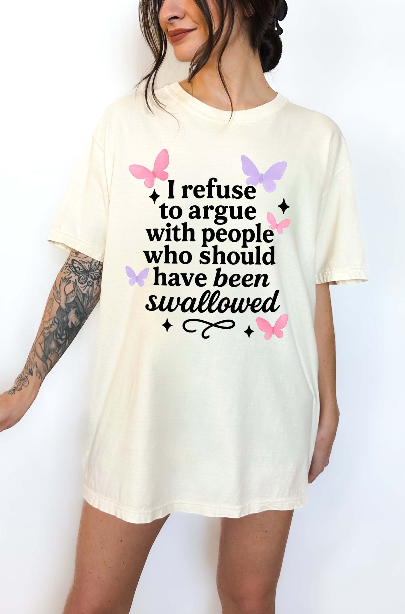 Funny sarcastic t-shirt with bold text about refusing to argue and humorous rude statement design