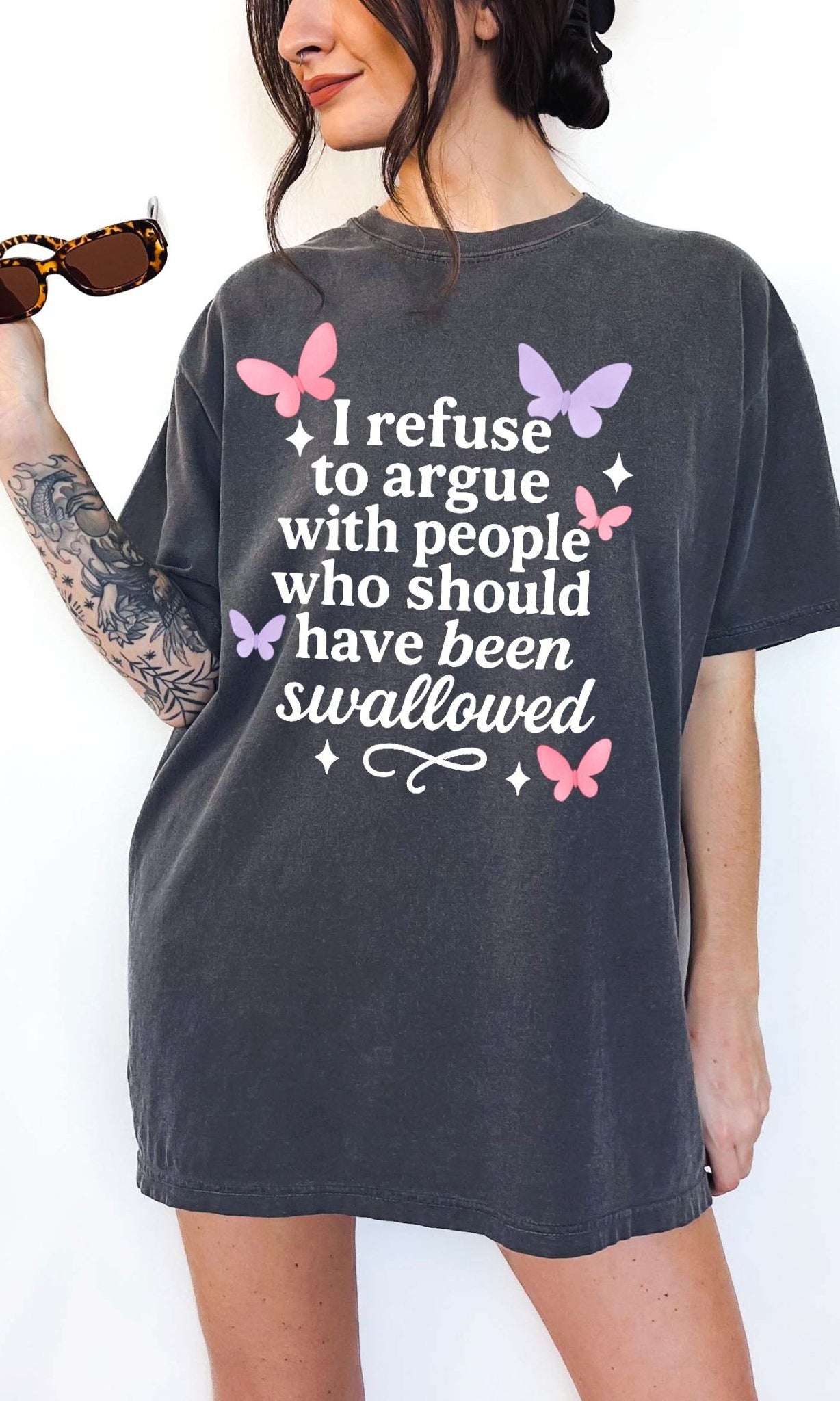 Funny sarcastic t-shirt with bold text about refusing to argue and humorous rude statement design